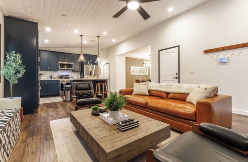 Sugarloaf Cabin | Luxury Modern Cozy Alpine Oasis HotTub+Cinema Room+Firepit