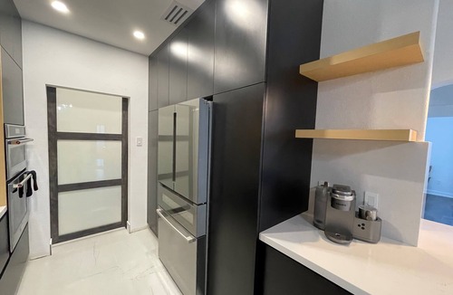 Valencia Condo | Luxury Modern Penthouse 5 min from Magic Mountain in resort style gated complex