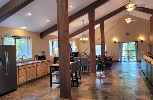 Cedar Ridge Apartment | Luxury Mountain Loft- 1700 sqft only 4mi downtown Grass Valley and Nevada City