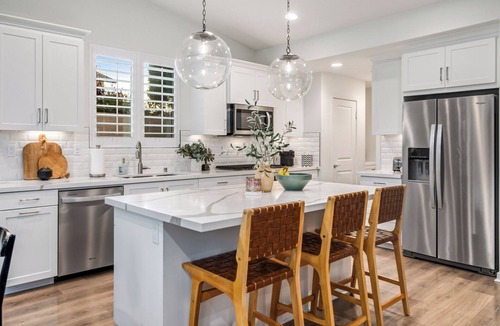 Lancaster House | LUXURY & NEWER 5 Bedroom Home w/A Large Backyard in West Lancaster!