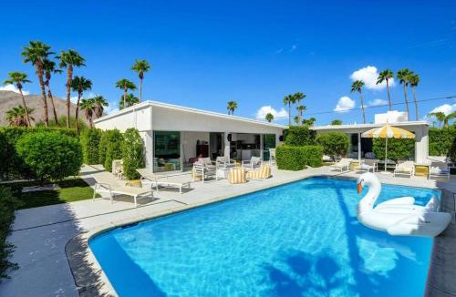 Racquet Club Estates House | Luxury Palm Springs Home With Pool and Next to Downtown & Airport