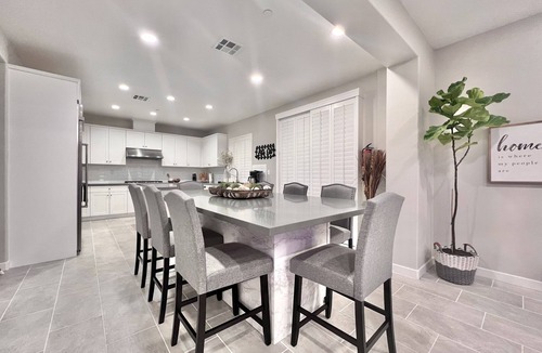 Mount Helix House | Luxury Private Oasis- 2 King Suites - Pool-Spa-Fire Pit-Sauna-Arcades-Playground