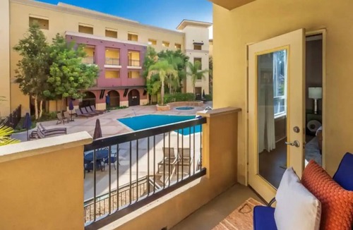 Valencia Condo | Luxury Resort Condo by Six Flags Magic Mountainnn