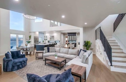 El Cajon House | Luxury Resort Home with Pool & Golf Simulator