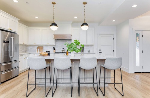 Lake Arrowhead House | Luxury Retreat, 5mins to the Lake | Game Room + Fire Pit | Howlite by AvantStay