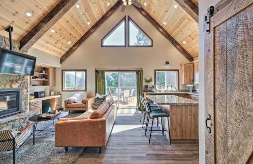 Mi-Wuk Village House | Luxury Retreat Custom Mi-Wuk Village Cabin!