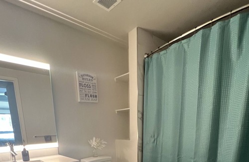 Downtown Apartment | Luxury Rise In the Heart of Hollywood