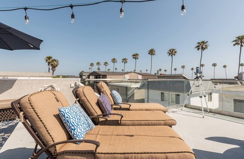 Balboa Peninsula House | Luxury Rooftop Spa Ocean/Bay Views BBQ