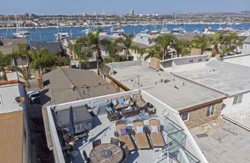 Balboa Peninsula House | Luxury Rooftop Spa Ocean/Bay Views BBQ