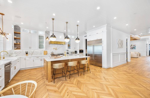 Melrose House | Luxury Sierra Villa - 6bdr+, pool/theatre room
