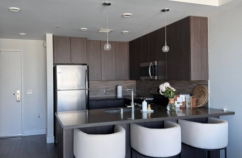 Financial District Apartment | Luxury Skyline in the heart of DTLA