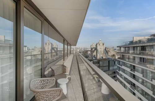 Tower Hill Apartment | Luxury Tower Bridge View Sleep 6