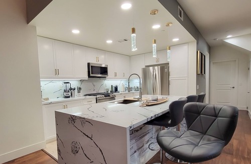 Irvine Business Complex House | LUXURY TOWNHOUSE WITH LOFT & PRIME VIEW