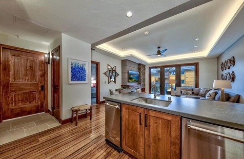South Lake Tahoe Apartment | Luxury Two Bedroom Residence Steps From Heavenly Village Condo