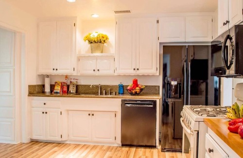 Sherwood Forest and Thistle Development House | 🌻🎈Luxury vacation home 8 minutes to Disneyland & Knott’s Berry farm✨5Br/2Ba☀️