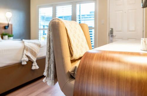 Fairfax District Cabin | LYFE INN & SUITES by AGA - Beverly Hills