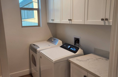 North Long Beach House | Madison's Place Cozy & Comfortable Modern Home