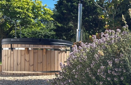 Lapworth Cottage | Magical 16th Century Tudor Cottage-M40, NEC, Warwick Castle, Stratford Upon Avon