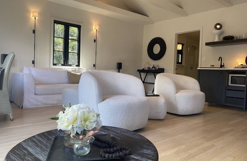 Pacific Palisades Cottage | Magical Palisades Village …walk to the Village and Ocean Bluffs