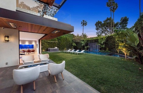 Trousdale Estates House | Magnificent new architectural private and gated community in Beverly Hills flats