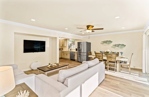 Santa Ana Heights House | Maisonette ∙ 3 bedrooms ∙ 6 guests