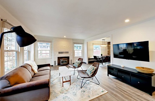 Lakeside Park House | Maisonette ∙ 5 bedrooms ∙ 20 guests