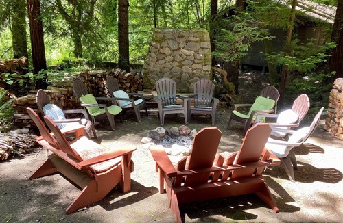 Redway Cabin | Majestic River Front Cabin (w/2 bedroom guest cottage)