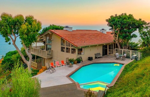 Eastern Malibu House | MAL-203-8 Sweeping Ocean Views