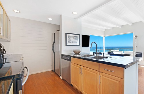 Malibu House | Malibu Beach House 70 ft Of Sand On Private Beach