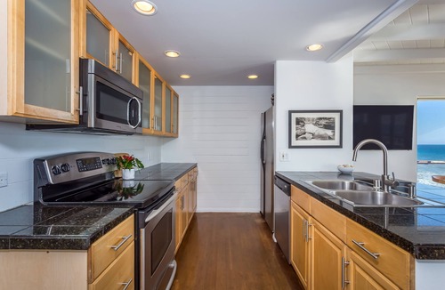 Malibu House | Malibu Beach House 70 ft Of Sand On Private Beach