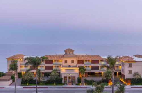 Eastern Malibu Resort | Malibu Beach Inn