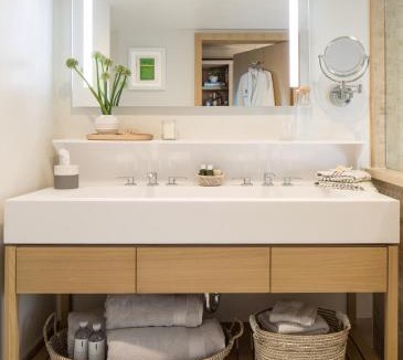 Eastern Malibu Resort | Malibu Beach Inn