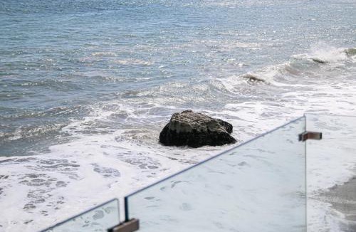 Eastern Malibu House | Malibu Beachfront Home with Rock Spa Ocean Views & Deck