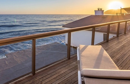 Malibu House | Malibu Beachfront Jewel Box On Private Sandy Beach. Memorial Day Special!