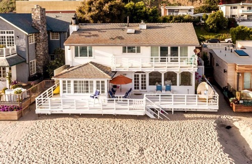 Eastern Malibu House | Malibu Beachfront on Carbon Beach with Hot Tub