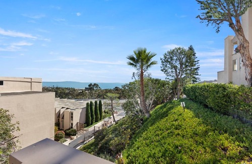 Eastern Malibu Condo | Malibu East beautiful OCEAN VIEWS 2min to beach-2 min Pepperdine Univ.