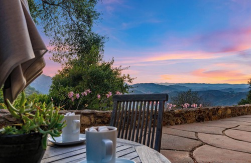 Malibu House | Malibu Hills Studio w/Mountain Views + Near beaches | Cielo Nook by AvantStay