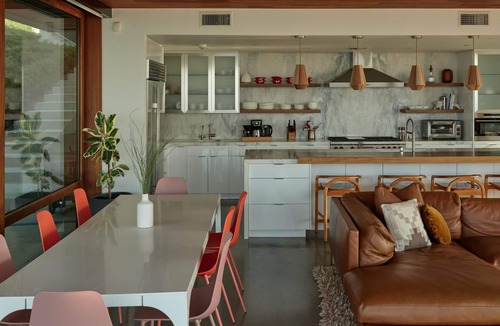Eastern Malibu House | Malibu Mid-Century Modern Luxury retreat home