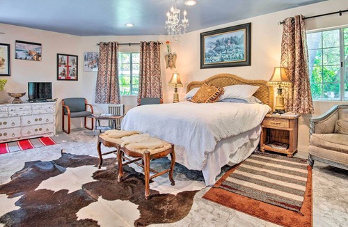 Malibu Apartment | Malibu Mtn. Retreat - Elegant Equestrian Paradise!