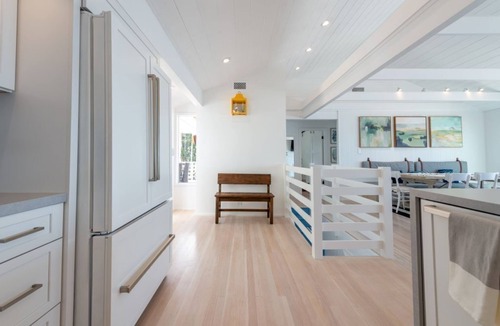 Central Malibu House | Malibu Rd Ocean Front Dry Sandy Beach House + Studio, 2 Kitchens, Cedar Hot Tub