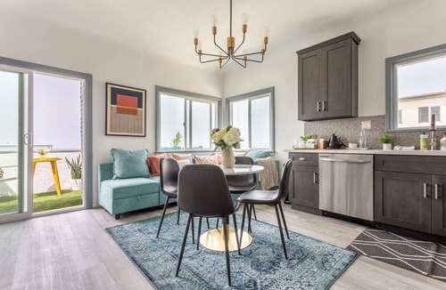 El Porto Apartment | Malibu Vista Oceanview 1BR in Manhattan Beach