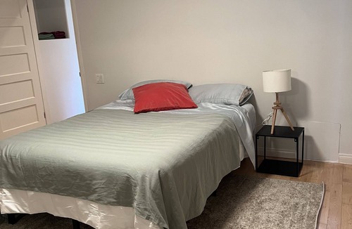 Sand Section Apartment | Manhattan Beach Walkstreet with front patio, furnished or unfurnished