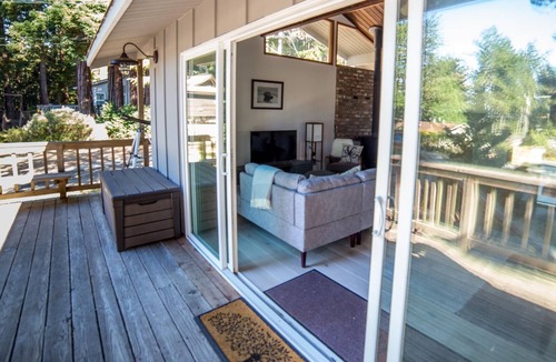 Anchor Bay Cottage | Mar a Vista: Cozy Coastal Cottage with Modern Amenities
