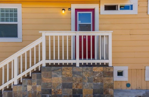 Northside Apartment | @ Marbella Lane - 2BR Cozy LwrLvl in DTWN SJ