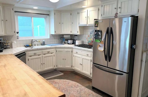 Old Towne House | Marbella Lane - 3BR Coastal Charm in Seal Beach