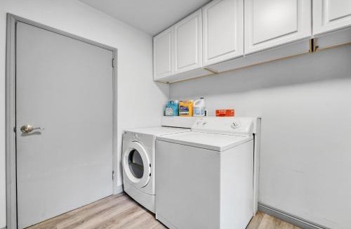 Cabazon House | @ Marbella Lane - 4BR Near Morongo Casino & Outlet Ldry+P