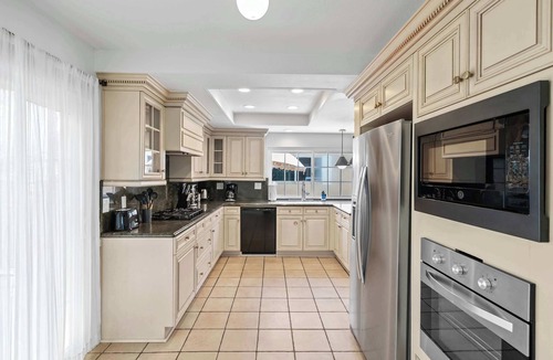 Fullerton House | @ Marbella Lane - Contemporary 4BR Charm w/Pool