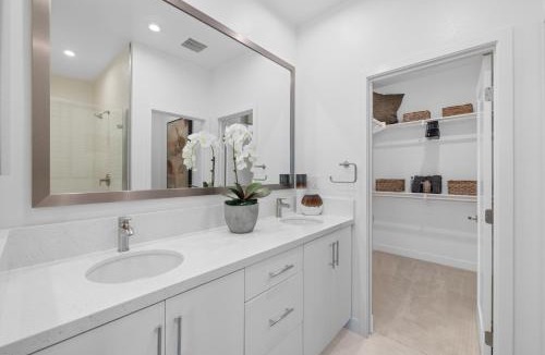 Anaheim Resort House | #Marbella Lane-Luxury Designer 3BR Home Disneyland