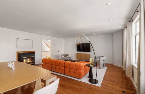 Daly City House | @ Marbella Lane - Vibrant 5BR Home in Daly City