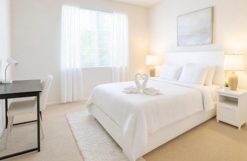 Marina del Rey Apartment | Marina del Rey Modern 2BR - Pool - Spa - Fitness